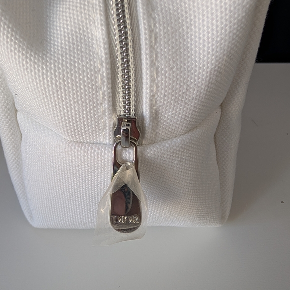 Miss Dior Makeup Bag with Dior Stuffing - GWP - Picture 3 of 5